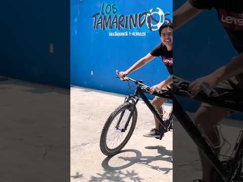 Me llevo su bicicleta (Broma)😂 #bromas #rogeltokbromas