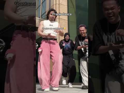 Day 5 prank dance ๐ฅ#shorts #shortsvideo #videoshort #dance #video #trend #djviral #djtiktok