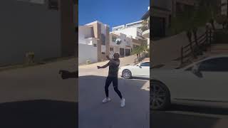 Julio César Chávez Jr. hace dominadas al estilo de Diego Maradona