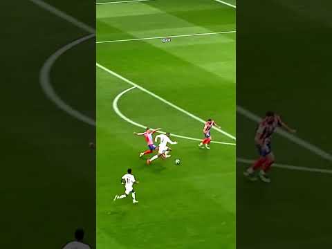 Comment bien dribbler au football #football #ronaldinho #mbappe #messi #ronaldo