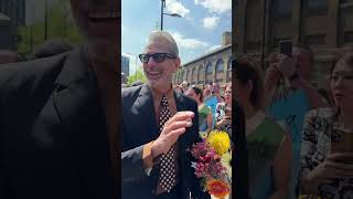 Flowers all around 😎🌞🌈🌱🌸🌷🌺🪻🌼💐🌻☘💫🌟💖 #jeffgoldblum #flowers