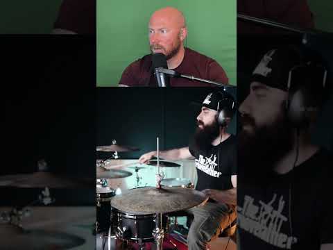 El Estepario Siberiano uses a new drum technique using 3 drum sticks #shorts