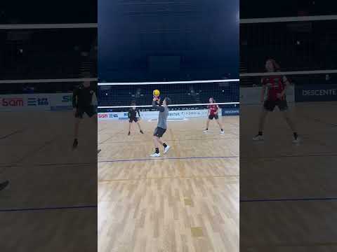 1本目は必ず頭使わないといけないゲーム！！！！🏐🔥🔥#チーム友達