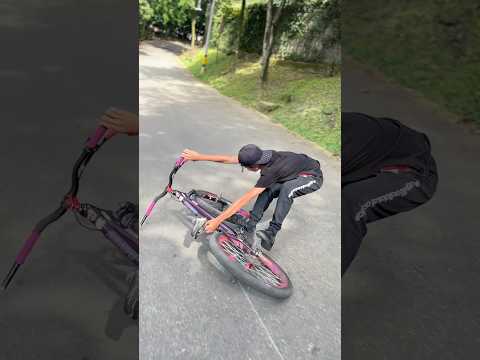 Califica mi truco 👍🏾 #bikers #riderlife #wheelie