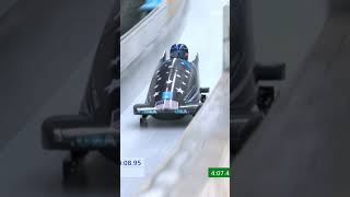 When monobob made its Olympic debut, Humphries took the gold. 🧊🥇 #Olympics #Beijing2022