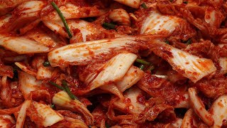 겉절이를 이렇게 만들면 모두가 깜짝 놀라서 밥 두 공기 먹어요! 맛이 대박인 젓갈 없는 배추겉절이 이렇게 만듭니다. 너무 쉽고 간단해요.