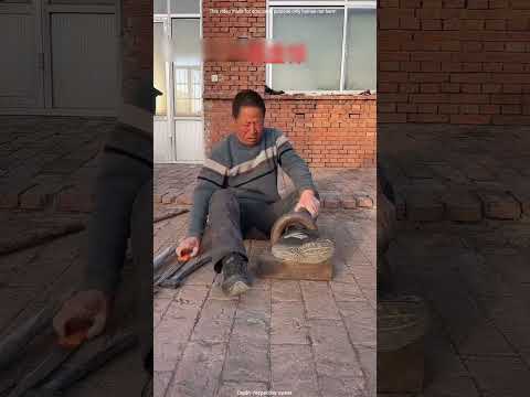 The thief gets caught in the police net