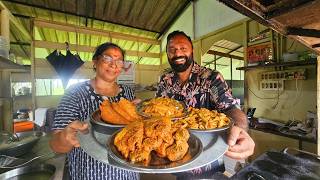 Is THIS the Best Street Food in Ambalappuzha? 🤔 (Bhavanechi's street food meals) ഭാവനേച്ചിയുടെ ഊണ്