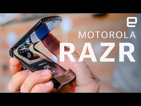 Motorola Razr hands on: The revived RAZR is a fashion-forward foldable