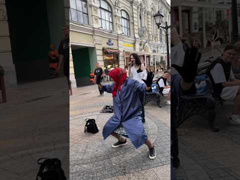 БАБУШКА ЗАЖИГАЕТ ? пранк / реакции людей #пранк #бабка