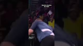 Cameron Menzies smashing the table but its Dirk van Duijvenbodes Walkon