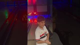 João Pedro e Rafael no Boliche 🎳 | #shorts