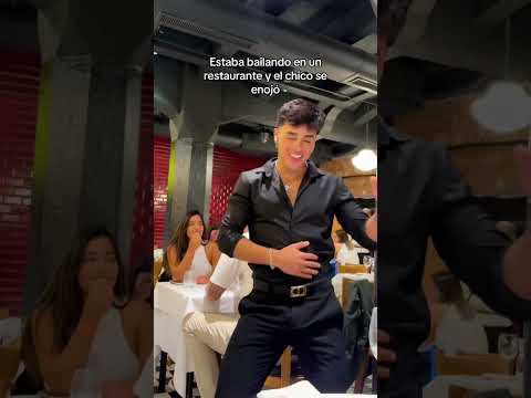 Estaba bailando en un restaurante y el chico se enojo 💢 #matiasochoa