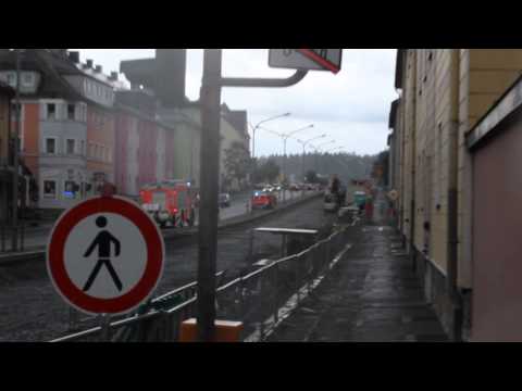 [Wohnungsbrand] HLF + DLK FF + 2x FuStW Polizei Hof