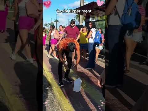Social experiment #socialexperiment #kindness #hopecore #wholesome #social #experiment #helpme