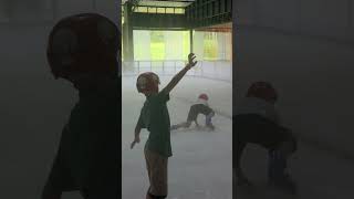 Rafael patinando no gelo #shorts