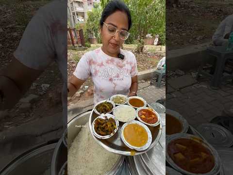 हीरोइन जैसी मैडम की 120/- रुपये में Unlimited महाराजा Thali 😱😋❤️#shorts #specialthali #specialfood