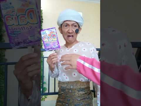 ES KRIM SERBUK OPAH 🍭 #comedy #funny #humor #lucu #comedia #viralvideo #comedymovies #comedyfilms