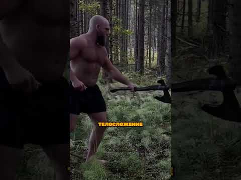 Прыгает в воду пластом 😟