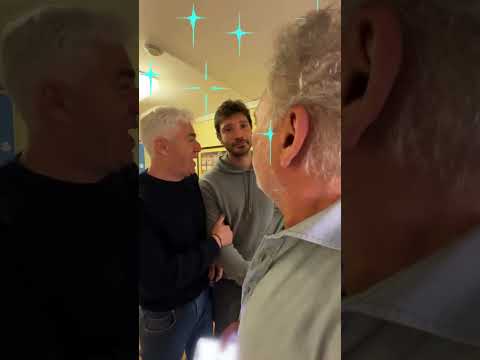 Casa in regalo a Emma 🤣 #stefanodemartino #videodivertenti #humor #risate #tv