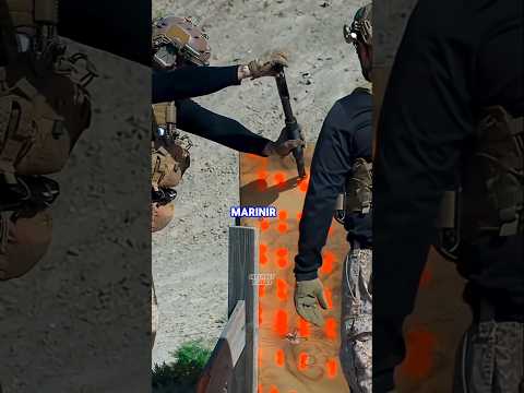 Kenapa marinir terlihat paranoid saat membuka pintu