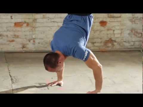 Handstand Push-ups Guide: Muscles Worked, How-To, Variations, and Tips –  Fitness Volt