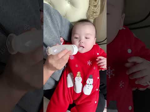 A Smarter Way to Feed Your Baby: Spoon Bottle Combo #babycare