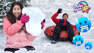 Maria Clara e JP brincam na neve ⛄ Freezing adventure for kids