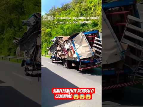caminhão ficou parcialmente detonado. #caminhão #caminhoneiro