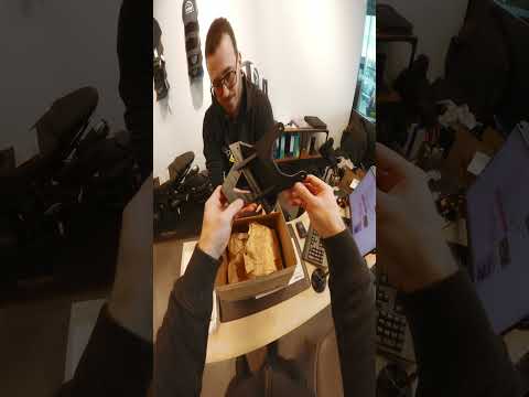 Plaque OBLIGATOIRE ร l'avant des motos...