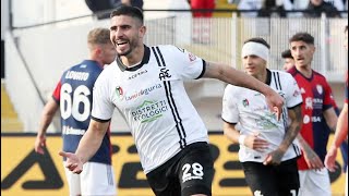 Cagliari scarico e confusionario: lo Spezia ringrazia e vince 2-0