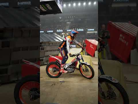 😳😳 Toni Bou #xtrial #trialindoor #motorcycle #motorsport #motorbike #moto #trial