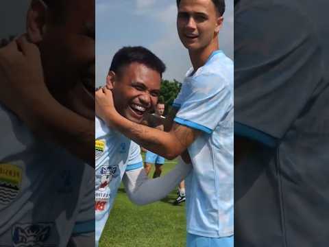 ๐คโฝ BESTIE BARU! ๐๐ฅ #persib #persibbandung #persibday #bobotoh #pangeranbiru #maungbandung