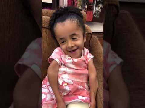 Quebrei a perninha por isso estou um pouco ausente , mais estou com muita saudades 🥰 / Sarah Kids