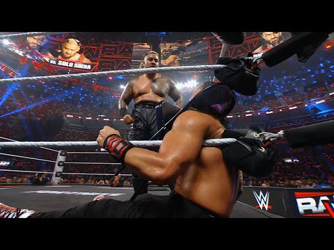 Solo Sikoa attacks Roman Reigns agains WWE 2025 The OTC Roman Reigns vs Solo Sikoa Family Bussines