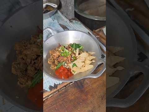 Beda dari yang lain pakai wajan Mie ayam 12.000 porsi seabrek #food #foodie #kuliner