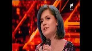 Prezentare: Teodora Constantin a venit pe scena X Factor într-un picior!
