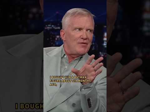 #AnthonyMichaelHall’s 3-year-old son wasn’t impressed by #TheDarkKnight 🤣 #FallonTonight