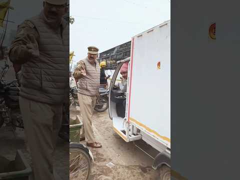 वाहन कहीं भी पार्क न करें दुर्घटना हो सकती है।। #roadsafety #wrong #parking #verydangerous #shorts