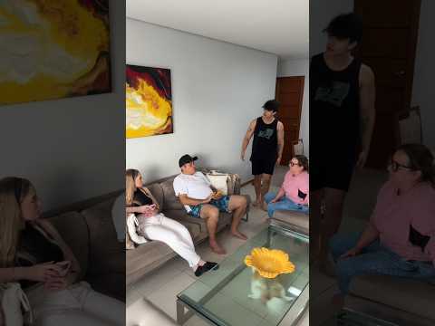 MINHA NAMORADA APARECEU ROXA EM CASA *testando meu pai*  😱😱😱 #shorts