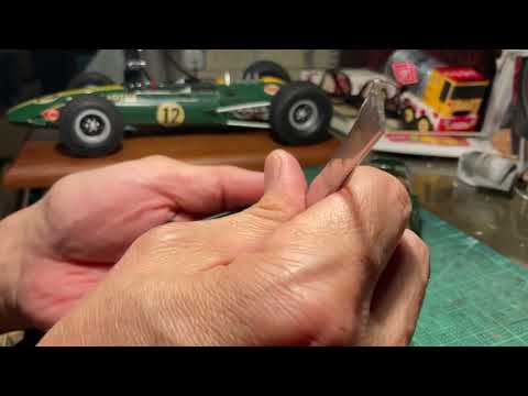 今日の工作　コグレ　ロータス33  マスキング剥がし