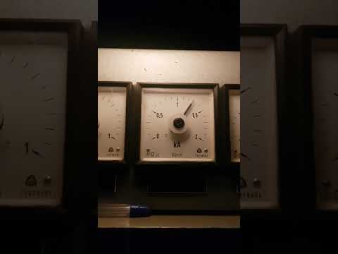 Accelerating DC motor traction current.