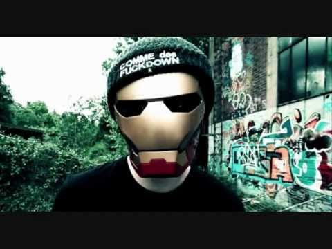 lance butters dunkelrote augen