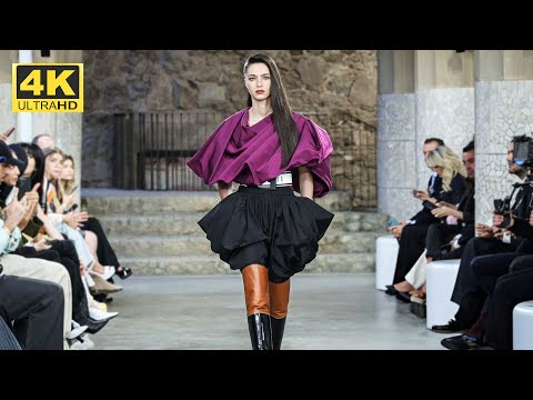 Louis Vuitton Cruise 2025 Fashion Show - 4K | Barcelona