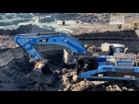 Big Excavators, Wheel Loaders, Bulldozers, Heavy Transports, And Front Shovel Excavators | Mining