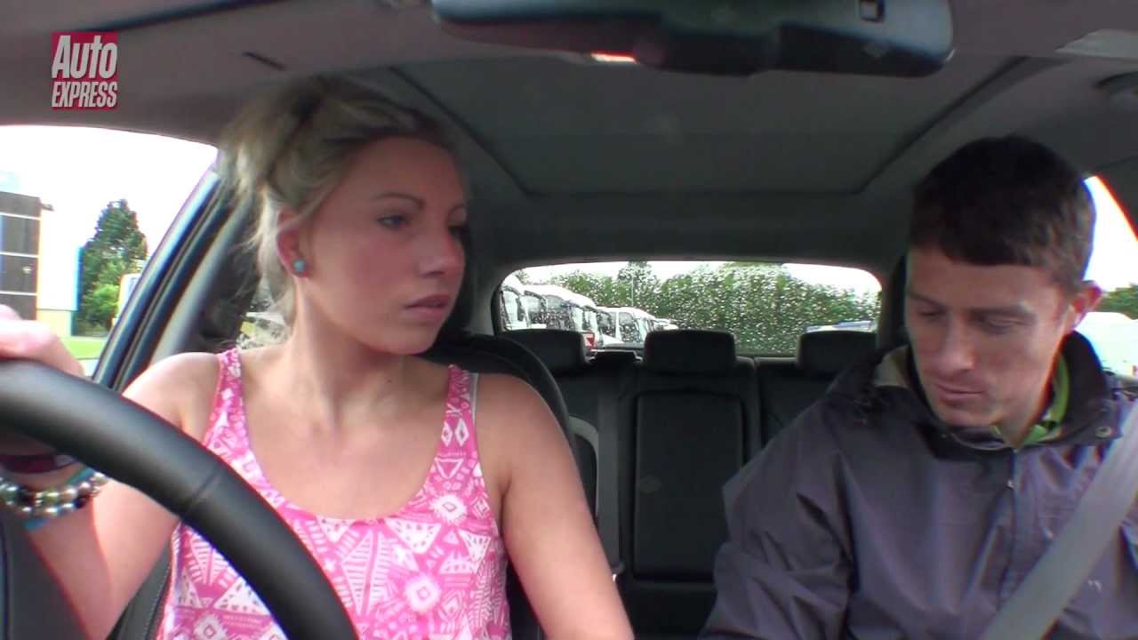 Parallel parking men vs women - Auto Express