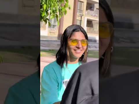 اتسرقت الشنطه منها وفي شاب لحق الحرامي