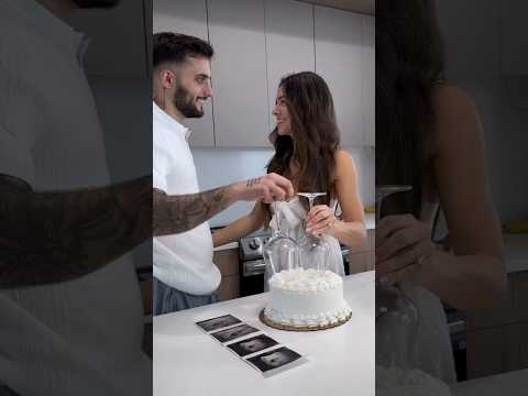 BEAUTIFUL GENDER REVEAL!!💕💙CONGRATS!!!🙌🏼 Credit: @daniellejogarcia