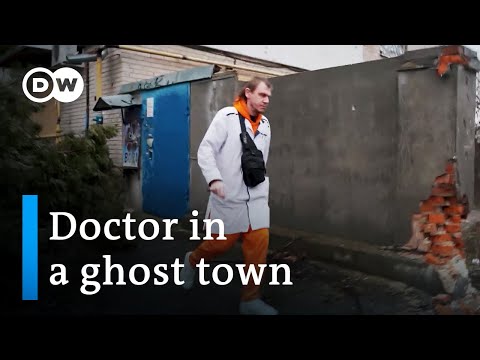 A Ukrainian doctor chooses to stay in embattled Kherson | Focus on Europe