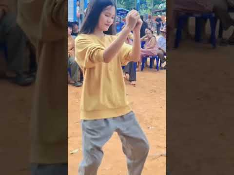 จังกวะไฟลุก็ #พอแพ็คมีเดีย #เต้นรถแห่ #dance #เต้น #duet #funny #นางฟ้ารถแห่ #มองนานๆ #live #สาวไทย